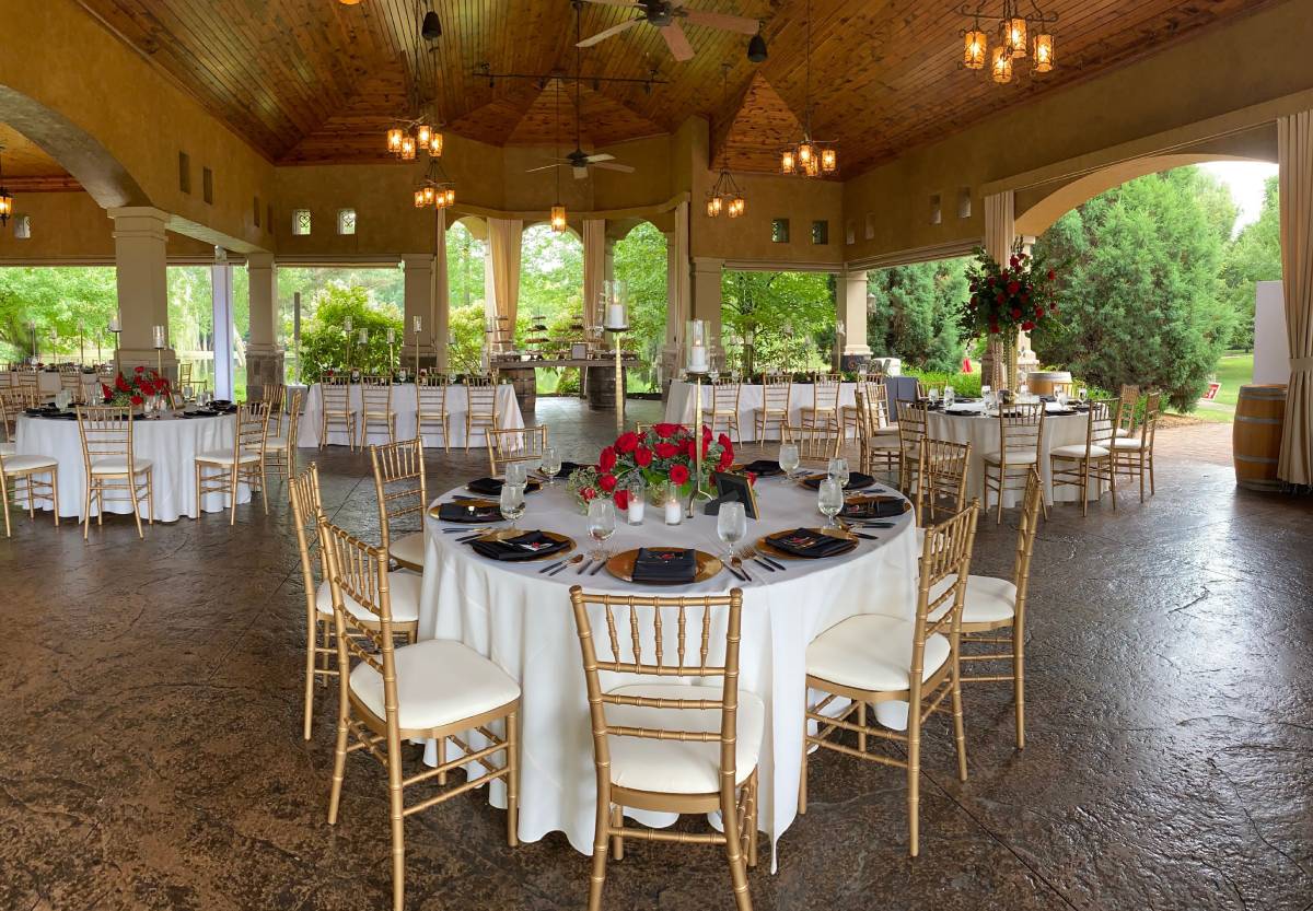 120" Round Ivory Solid Tablecovers On 60" Round Tables